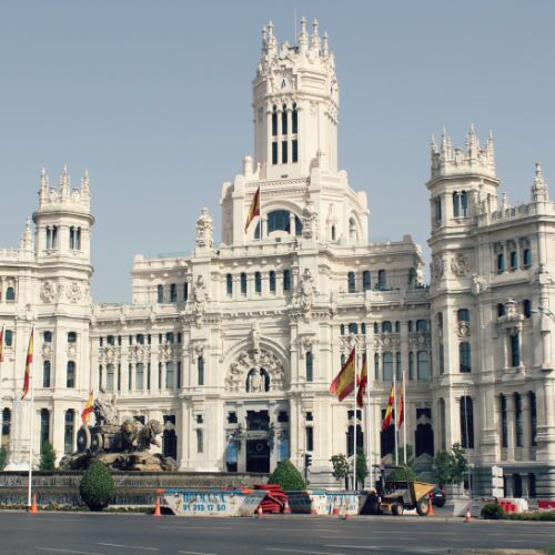Nuevo campo de fútbol con césped artificial en el barrio de Las Águilas, en el distrito de Latina, en Madrid.