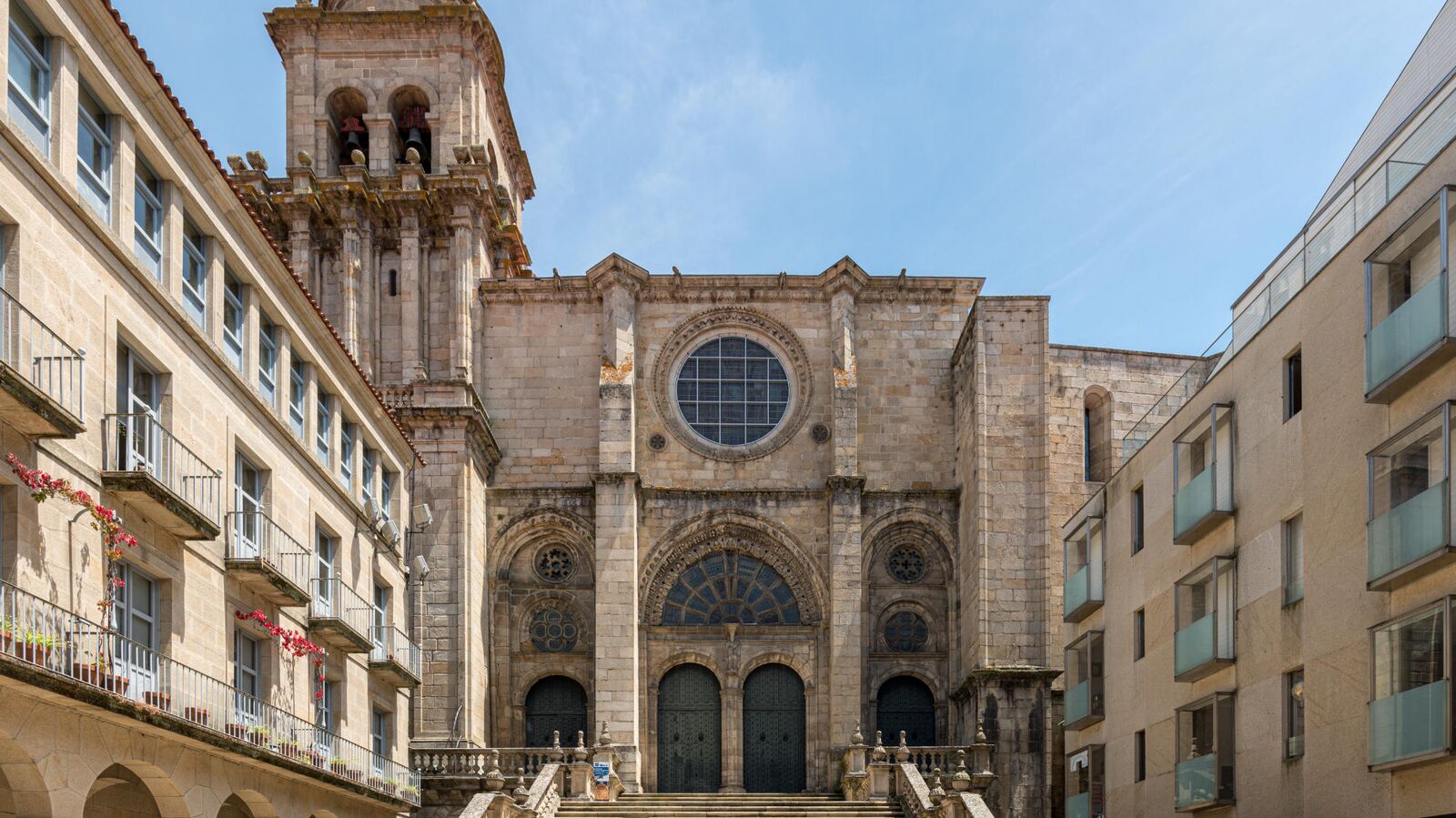 Venta e instalación de césped artificial en Ourense.