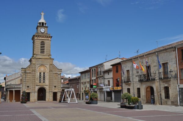 Instalación de césped artificial por parte del ayuntamiento de Melgar en Burgos.