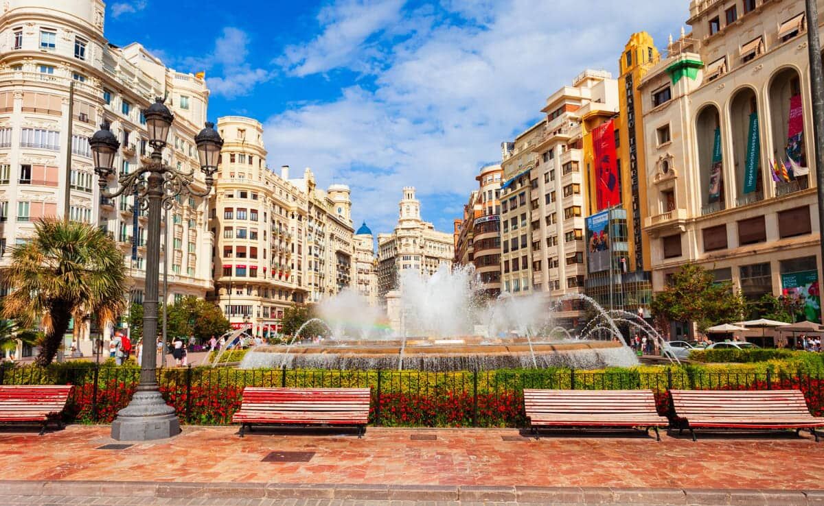 Imagen de una de las plazas de Valencia ciudad.