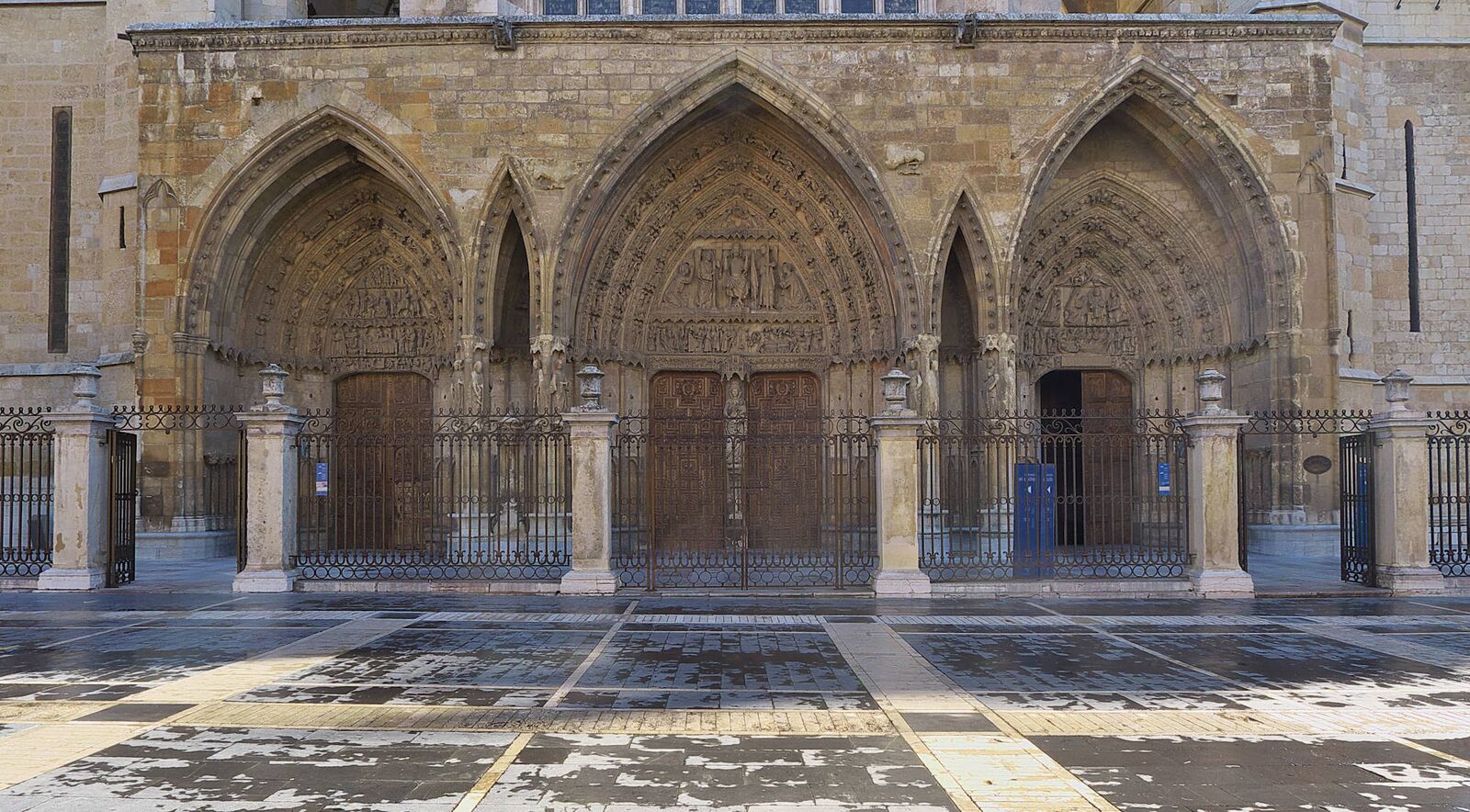 Pórtico de la catedral de León.